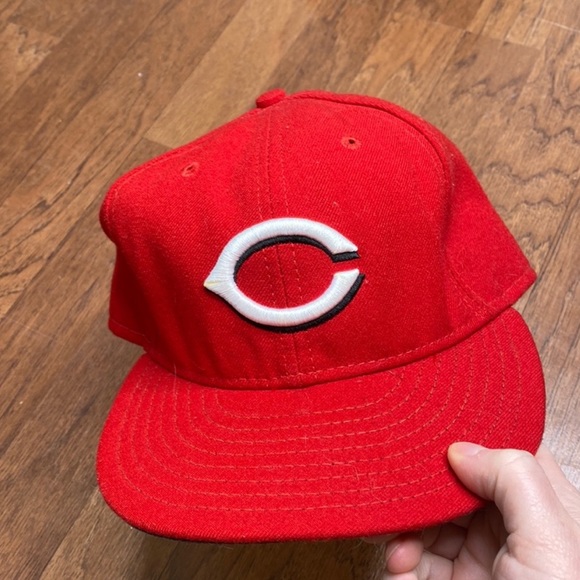 Bundle of MLB Fittted Hats - Picture 3 of 6